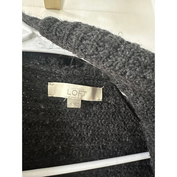 Ann Taylor Loft Women’s size medium cardigan - Picture 4 of 6